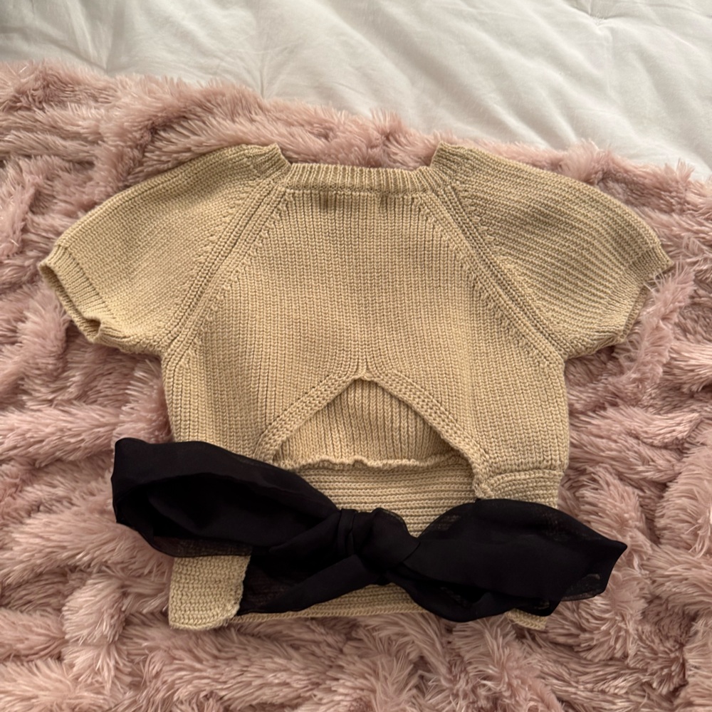 Lovers and Friends Beige Knit Sweater with Black Bow